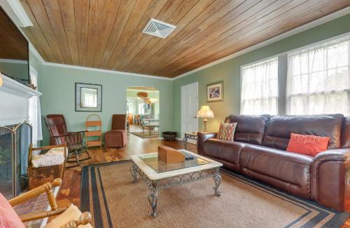 Fort Pierce Casa | 4 Mi to Jetty Park Beach! Family Home with Game Room