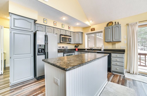 Bellaire Cabaña | 4 Mi to Lake Bellaire: Home w/ Deck & Pool Access!