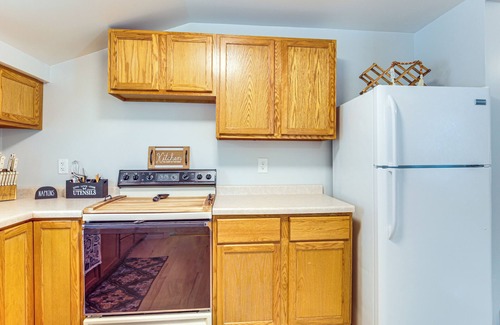 Calumet Casa | 4 Mi to Lake Superior: Calumet Getaway!