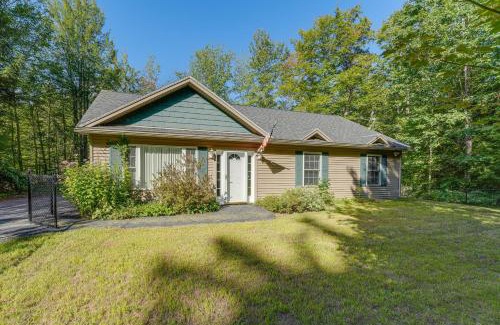 Naples Casa | 4 Mi to Long Lake! Secluded Haven with Fenced Yard