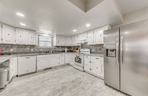 Roswell Casa | 4 Mi to Museums: Roswell Getaway w/ Game Room!