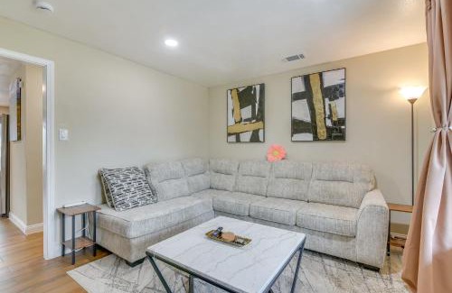 Southeast Houston Casa | 4 Mi to NRG Stadium Quiet Home with Fenced Yard!