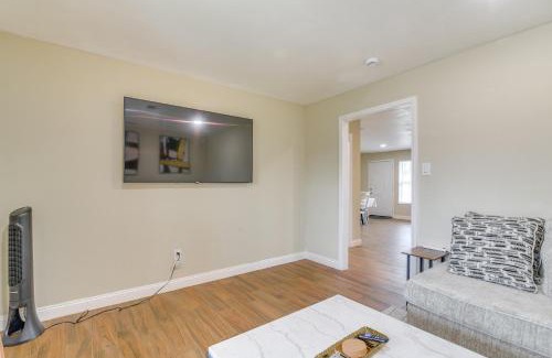 Southeast Houston Casa | 4 Mi to NRG Stadium Quiet Home with Fenced Yard!