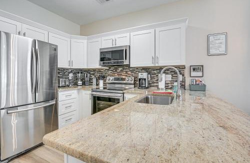 Carolina Forest Apartamento | 4 Mi to Ocean Breezy Golf Condo in Myrtle Beach!