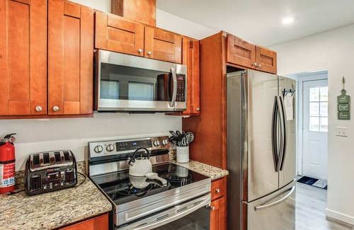 South Tacoma Casa | 4 Mi to Several Museums: Quaint Tacoma Home