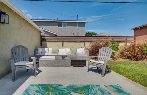 Los Angeles Casa | 4 Mi to SoFi Stadium, Fenced Yard Modern Retreat!