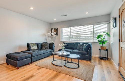 Los Angeles Casa | 4 Mi to SoFi Stadium, Fenced Yard Modern Retreat!