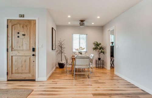 Los Angeles Casa | 4 Mi to SoFi Stadium, Fenced Yard Modern Retreat!