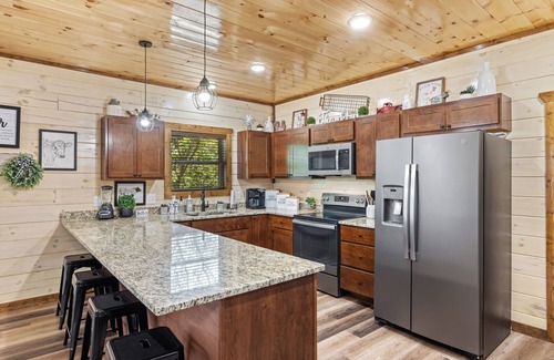 Sevierville Cabina | 4 Miles to Soaky Mountain! Brand New!