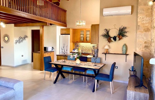 Episkopi Casa | 4 min. drive to the beach! Spacious cozy family holiday home