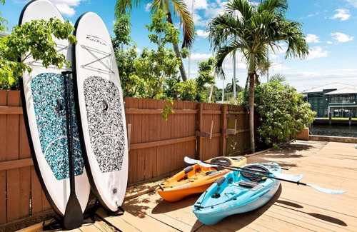 Hendricks and Venice Isles Casa | 4 min to FTL Beach~Waterfront~Kayaks~Patio!