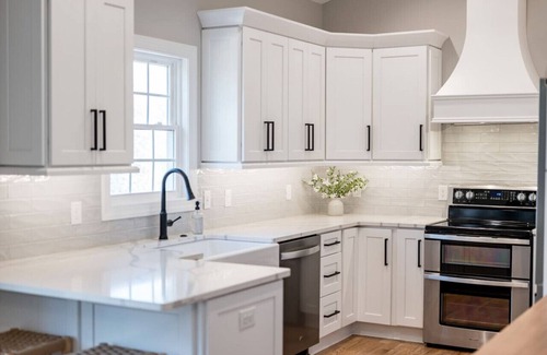 Lynchburg Casa | 4 min to LU! Hot Tub, Family-Friendly + Mtn Views