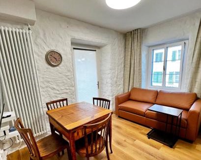 Horgen District Apartamento | 4 mins walk Thalwil Station, Free Parking, Historical