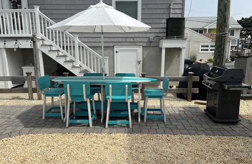 Lavallette Casa | 4 minute walk to the beach! Walking distance to restaurants and shopping!