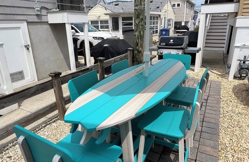 Lavallette Casa | 4 minute walk to the beach! Walking distance to restaurants and shopping!