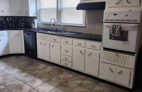 Asbury Park Casa | 4 minutes to famous Asbury boardwalk, beach, and other attractions.