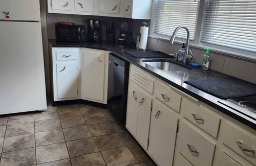 Asbury Park Casa | 4 minutes to famous Asbury boardwalk, beach, and other attractions.