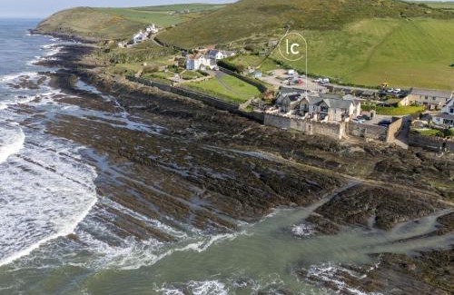 Putsborough Casa | 4 Out Of The Blue, Croyde