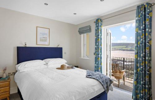 Putsborough Casa | 4 Out Of The Blue, Croyde