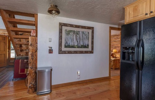 Tetonia Cabina | 4 Peaks Teton Views Log Cabin - Close to Stellar Skiing!