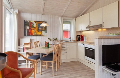 Lensterstrand Casa | 4 person holiday home in GROEMITZ