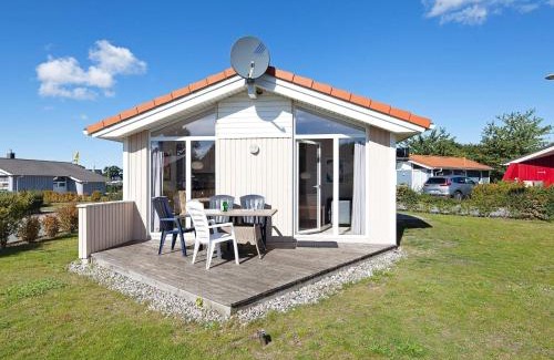 Lensterstrand Casa | 4 person holiday home in GROEMITZ