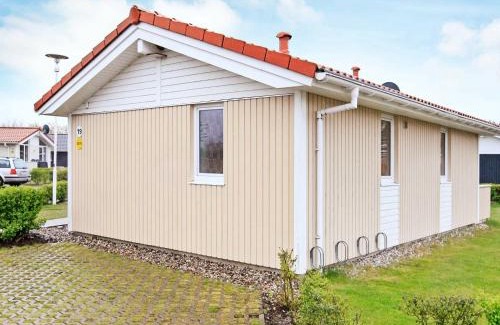 Lensterstrand Casa | 4 person holiday home in GROEMITZ