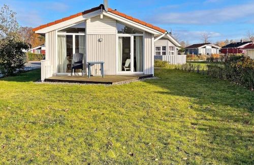 Lensterstrand Casa | 4 person holiday home in GROEMITZ