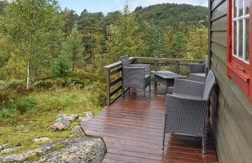 Hyllestad Casa | 4 person holiday home in Leirvik i Sogn