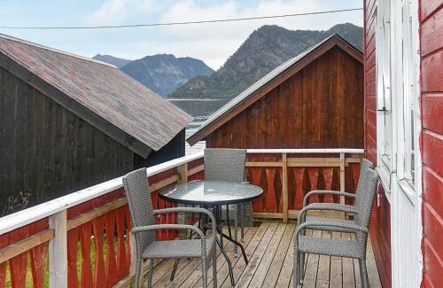 Voll Casa | 4 person holiday home in Måndalen