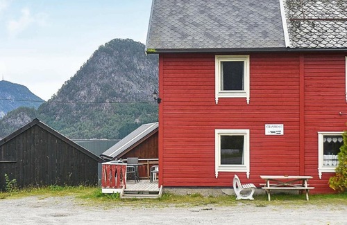 Voll Casa | 4 person holiday home in Måndalen