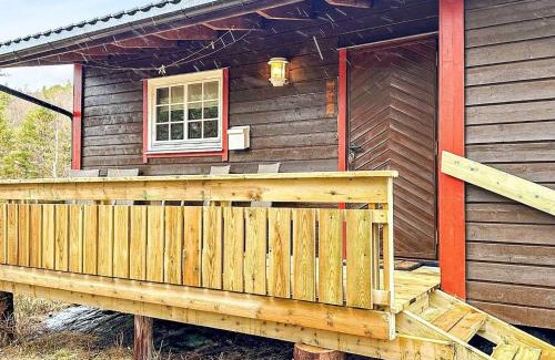 Olden Casa | 4 person holiday home in Lysøysundet