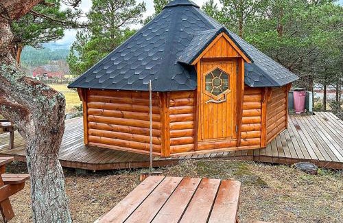 Olden Casa | 4 person holiday home in Lysøysundet
