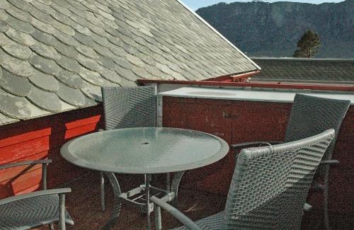 Hyllestad Casa | 4 person holiday home in Sørbøvåg