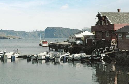 Hyllestad Casa | 4 person holiday home in Sørbøvåg