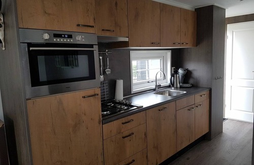 Serooskerke Casa | 4 person chalet on family park in Veere