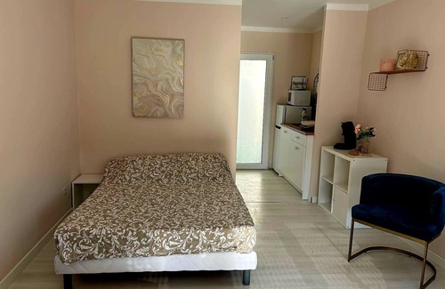 Lunel Apartamento | 4-person studio with private pool and jacuzzi