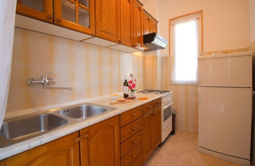 Antonci Condominio | 4 persons, quiet area, garden, private parking