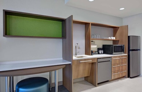Upper Grand Lagoon Hotel | 4 Pet-friendly Accommodations! Outdoor Pool, Kitchen, Free Breakfast, Parking!