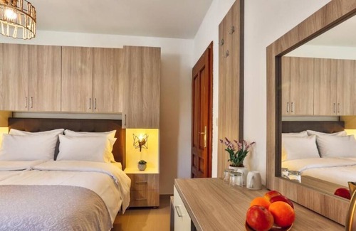 Lazi Hotel | 4. Proleterske