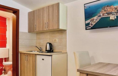 Lazi Hotel | 4. Proleterske
