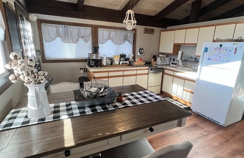 West Bridgton Cabaña | 4 Season Cottage in Alpine Village Association with water access to Moose Pond.