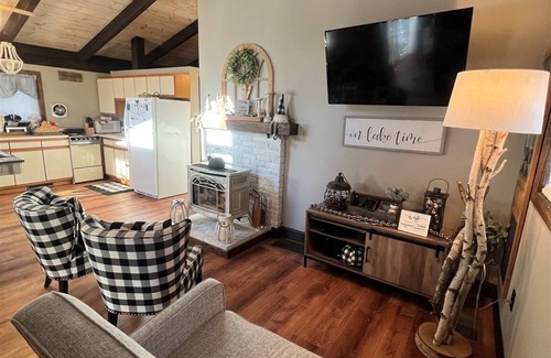 West Bridgton Cabaña | 4 Season Cottage in Alpine Village Association with water access to Moose Pond.
