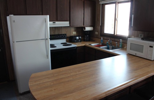 Hayward Casa | Cabina de 4 estaciones Nelson Lake, a solo 5 millas de la ciudad, WIFI, cable, aire acondicionado, perros bienvenidos