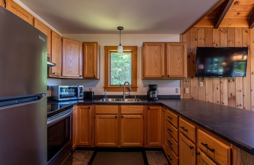 Rangeley Cabina | 4-Season Rangeley Cabin - Wood Stove, Water Views, Fiber Internet, Game Room