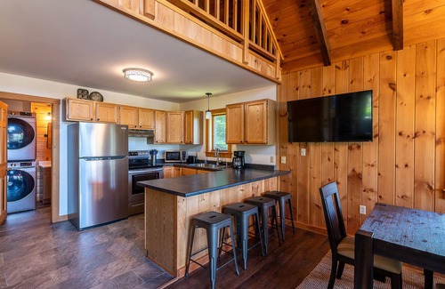 Rangeley Cabina | 4-Season Rangeley Cabin - Wood Stove, Water Views, Fiber Internet, Game Room