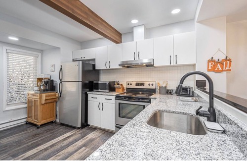 McHenry Casa | 4 Seasons Wisp - Ski In/Ski Out Townhome with Lake Access, Hot Tub