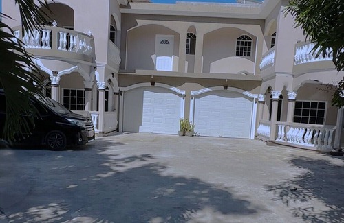 Montego Bay Casa | 4-Single bedrooms in Montego Bay With Marvelous Sunset and Ocean view.