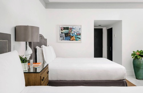 City Center Complejo | 4 Spacious Units, Sea, Sun and Sand in Miami, Outdoor Pool, Pets Allowed!