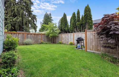 South Delridge Casa | 4 Square Escape Spacious, modern home with easy transit to downtown